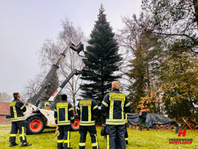 Sterneaufhängen mit der Feuerwehr 2022 (8)